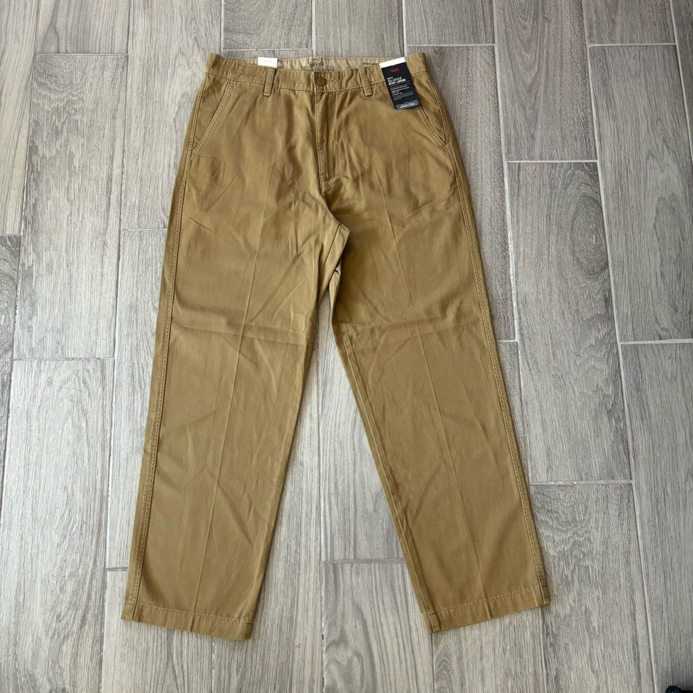 Levi's Men's Tan Chinos